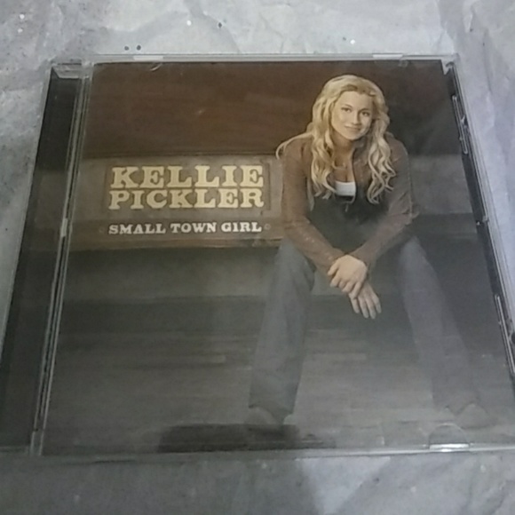 Kellie Pickler Small Town Girl cd - Picture 1 of 3